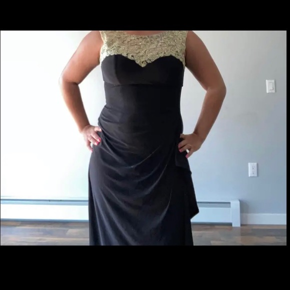 Both dresses in nearly perfect condition both only worn once - Picture 2 of 4